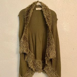 Pretty Angel sleeveless cardigan. Size L. Taupe Grey.